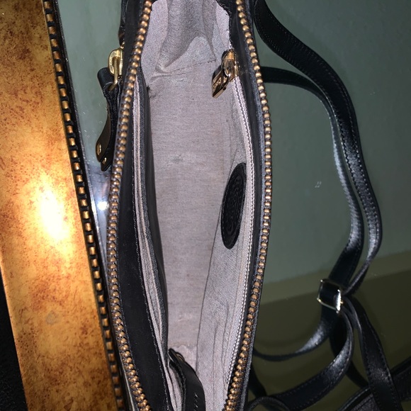 Roots | Little Andie Crossbody - Picture 4 of 5